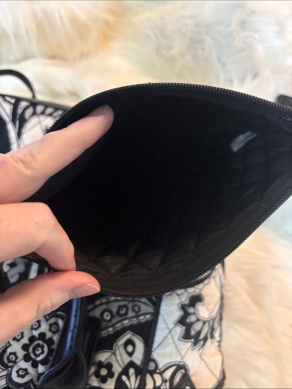 Vera Bradley Black & White Floral Quilted Shoulder Bag with Matching Pouches - Picture 9 of 11